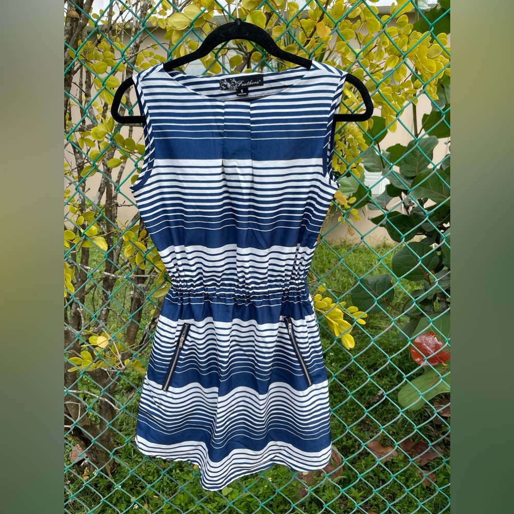 🛍 Blue And White Cute Dress | Used like new 
$12.00 | Small
DM for info 💌